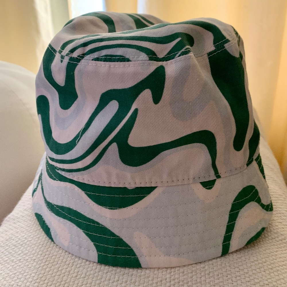 Aritzia Bucket Hat